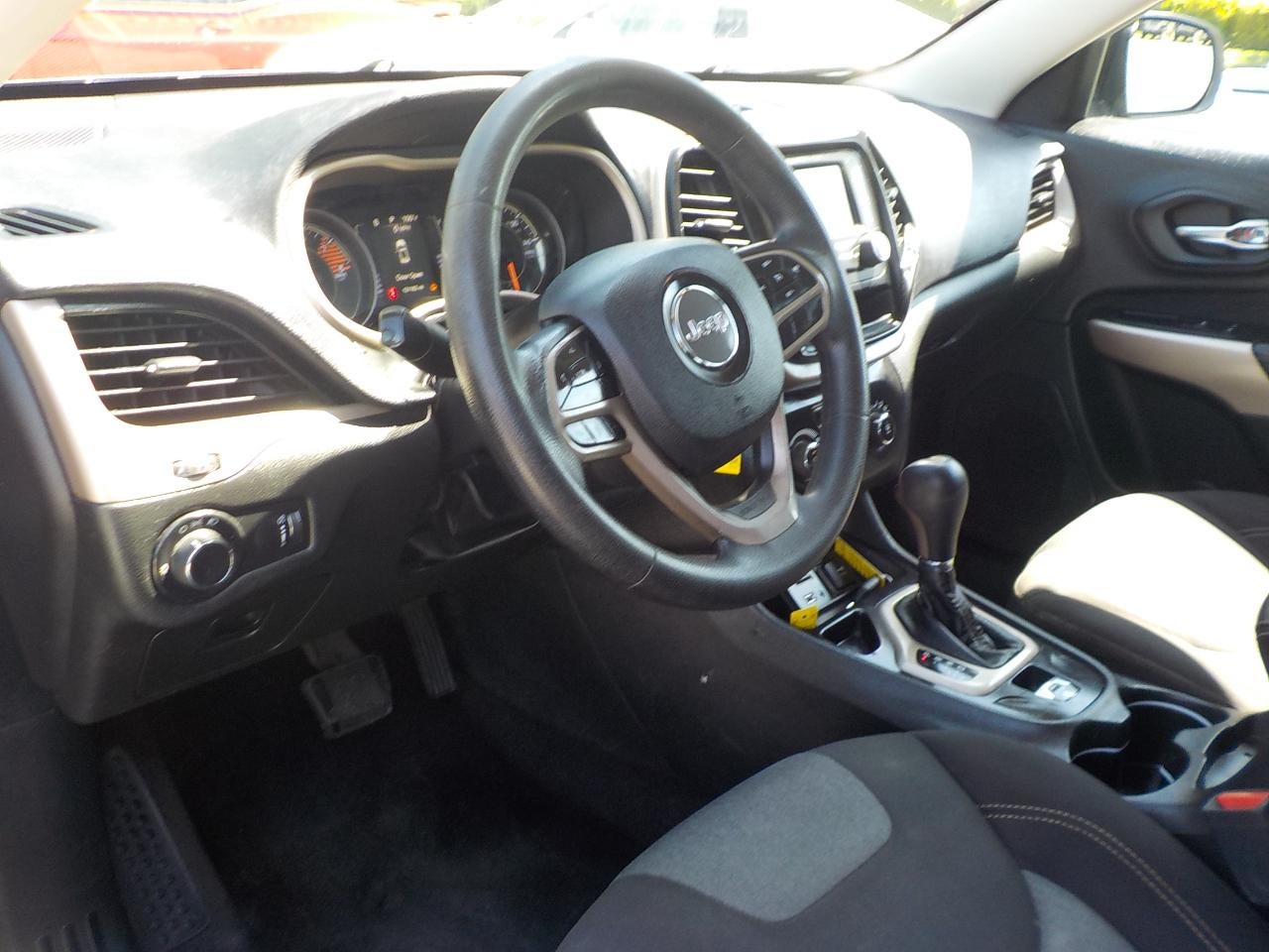 2017 Jeep Cherokee Sport FWD