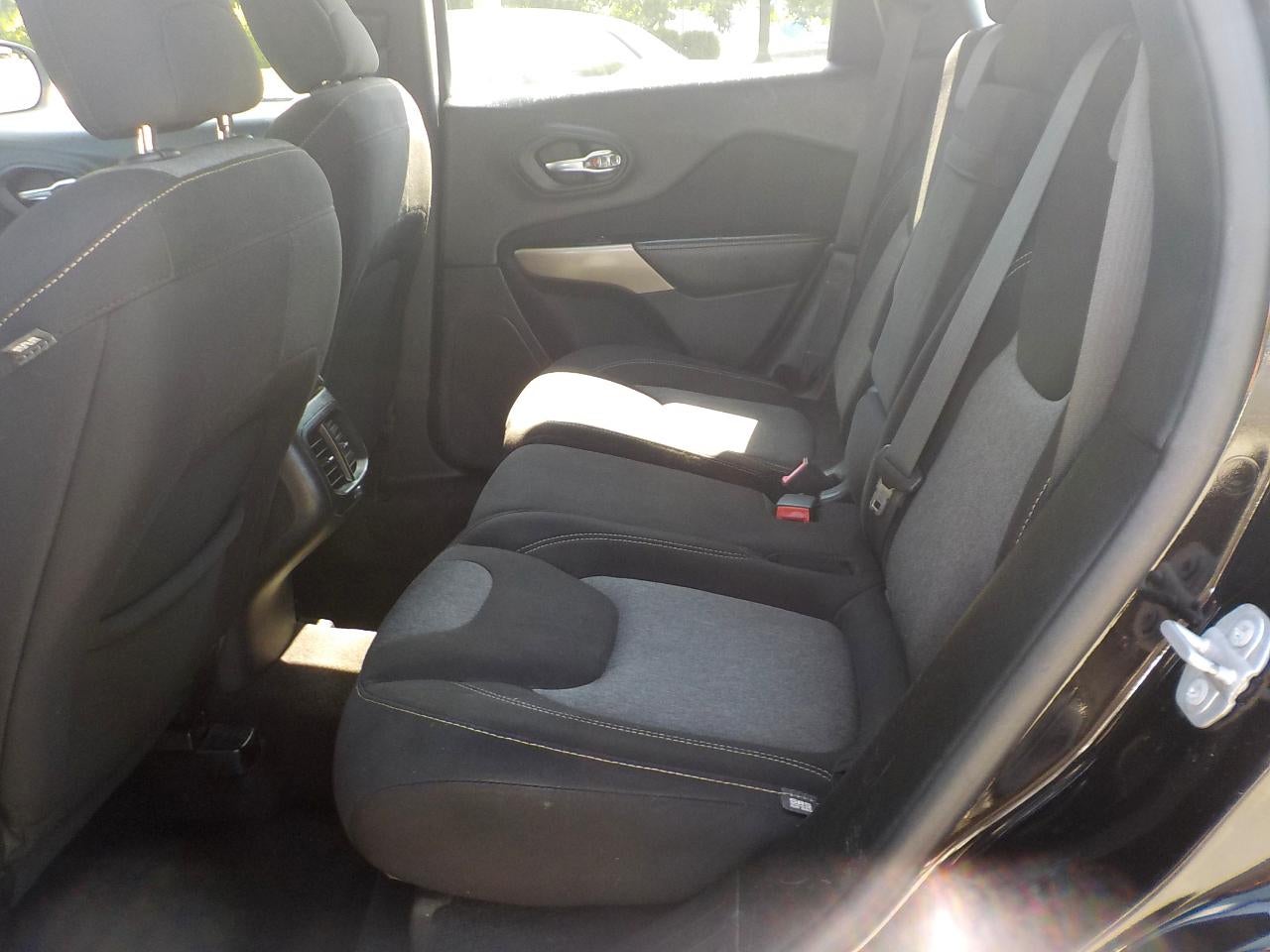 2017 Jeep Cherokee Sport FWD
