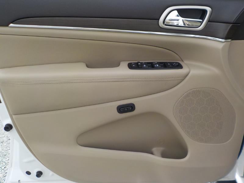 2015 Jeep Grand Cherokee Overland 4D SUV RWD