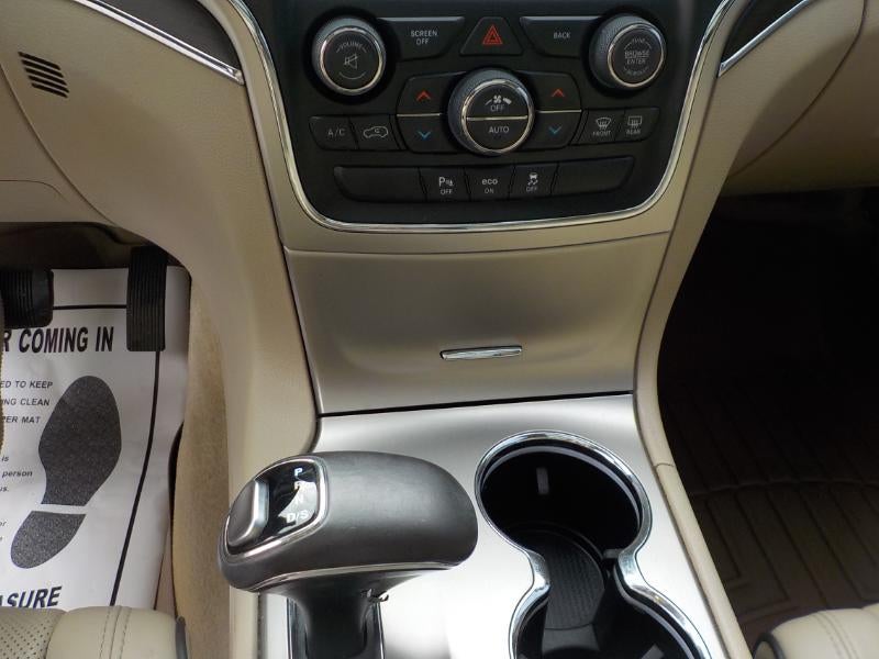 2015 Jeep Grand Cherokee Overland 4D SUV RWD