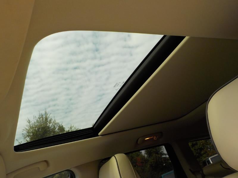 2015 Jeep Grand Cherokee Overland 4D SUV RWD