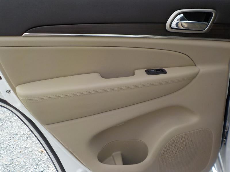 2015 Jeep Grand Cherokee Overland 4D SUV RWD