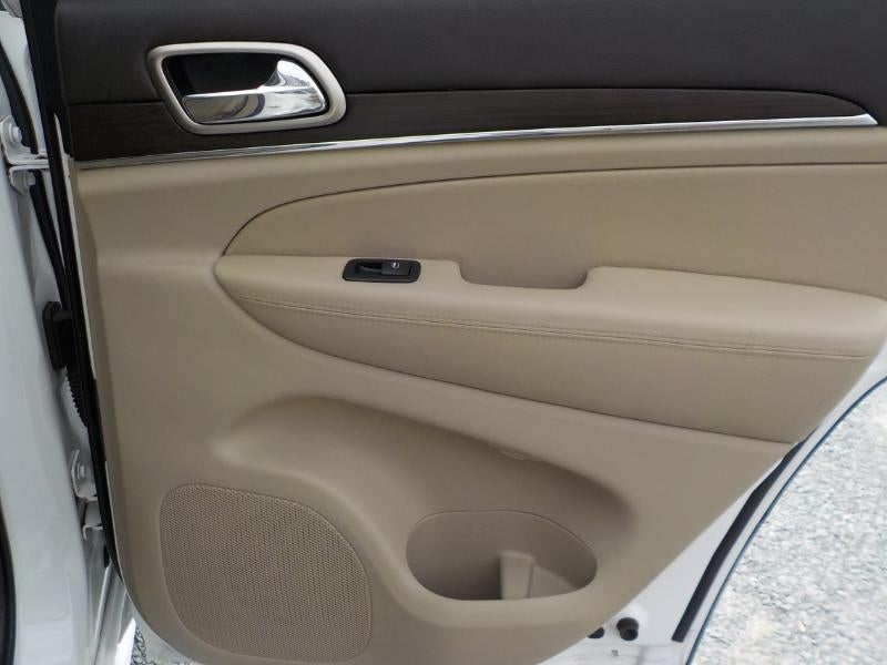 2015 Jeep Grand Cherokee Overland 4D SUV RWD