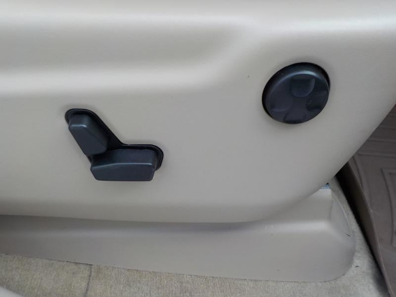 2015 Jeep Grand Cherokee Overland 4D SUV RWD