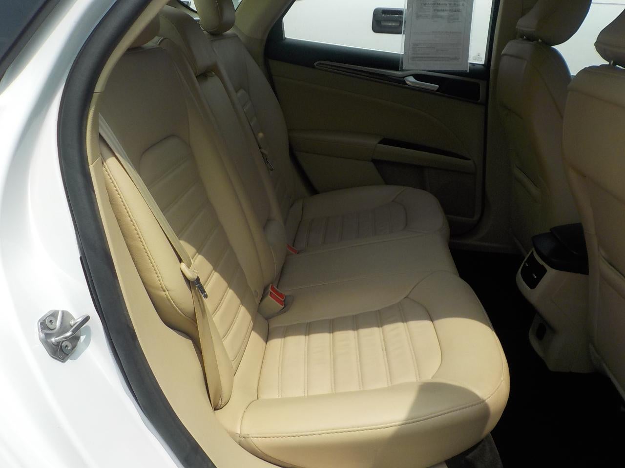 2016 Ford Fusion SE FWD