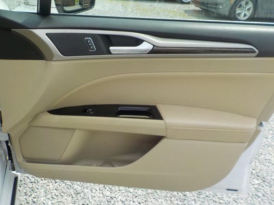 2016 Ford Fusion SE FWD