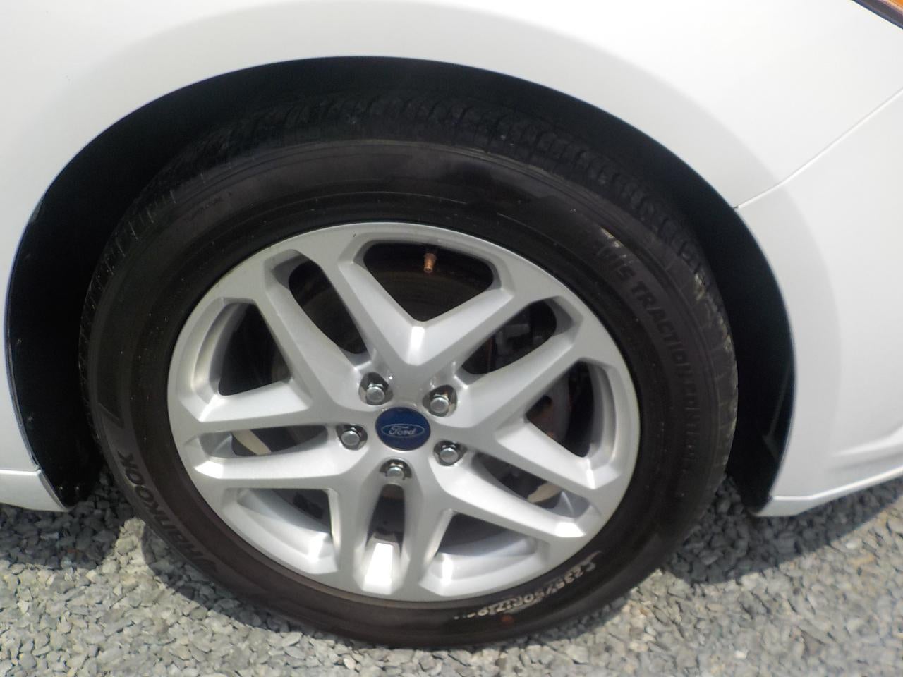 2016 Ford Fusion SE FWD