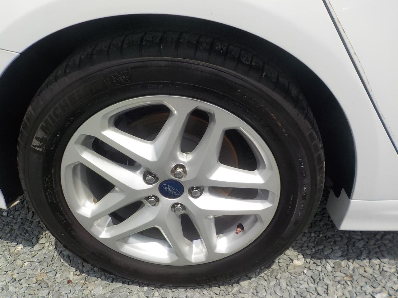 2016 Ford Fusion SE FWD