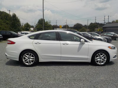 2016 Ford Fusion SE FWD
