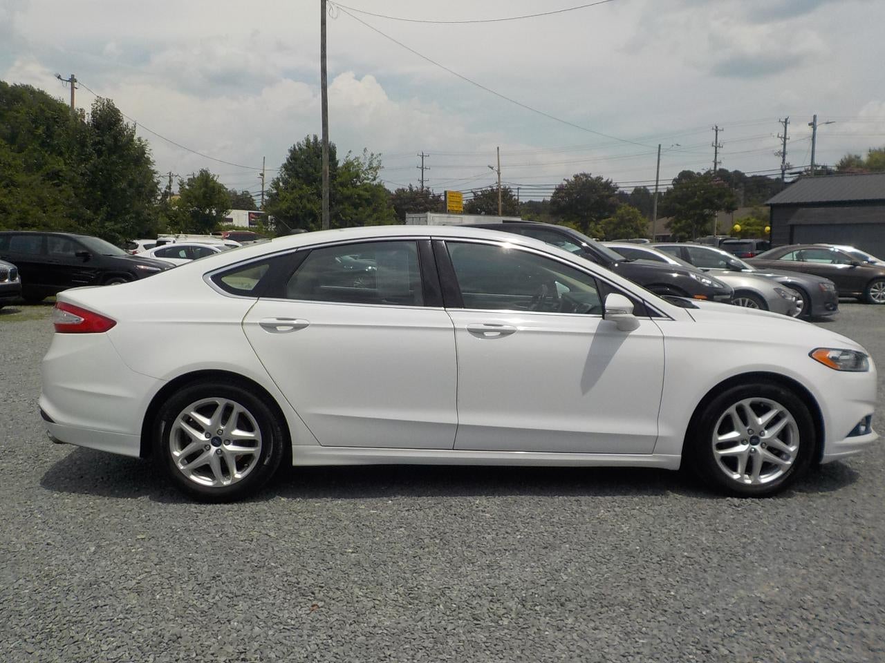 2016 Ford Fusion SE FWD