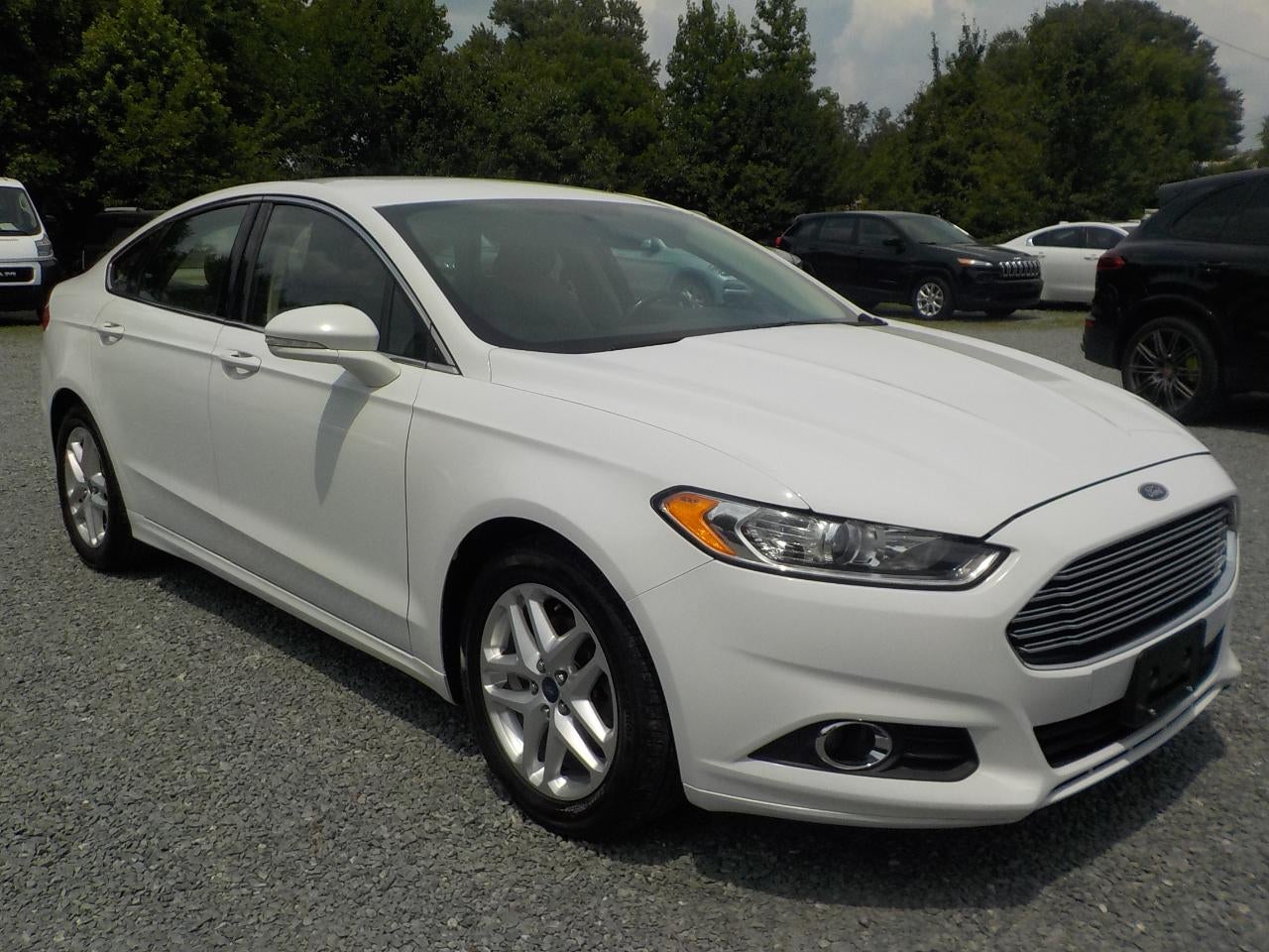 2016 Ford Fusion SE FWD