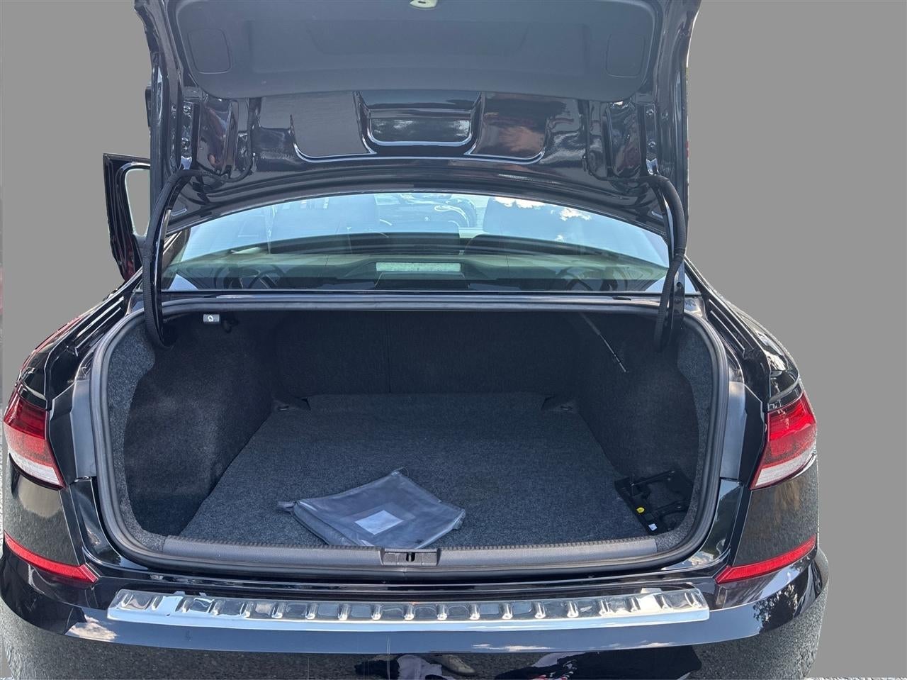 2021 Volkswagen Passat SE 1.8T W/Sunroof