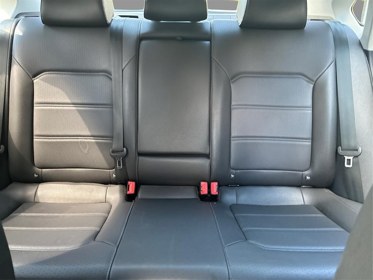 2021 Volkswagen Passat SE 1.8T W/Sunroof