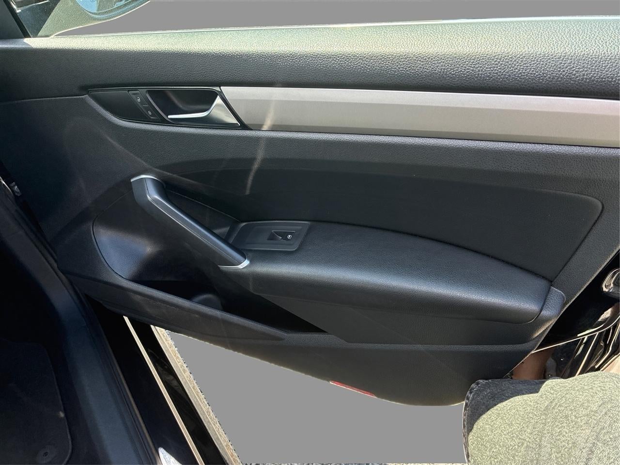 2021 Volkswagen Passat SE 1.8T W/Sunroof