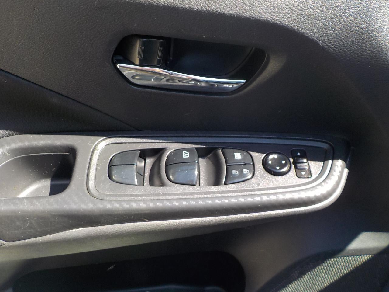 2021 Nissan Versa SV FWD