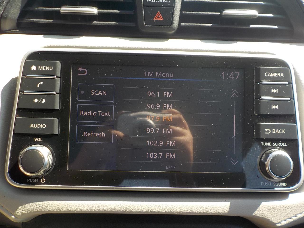 2021 Nissan Versa SV FWD