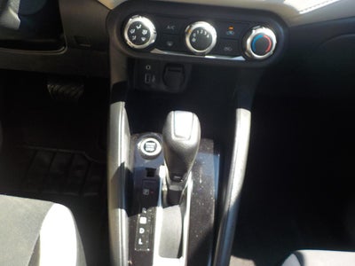 2021 Nissan Versa SV FWD