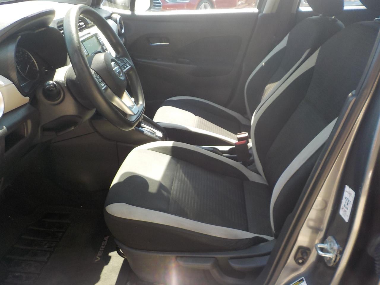 2021 Nissan Versa SV FWD