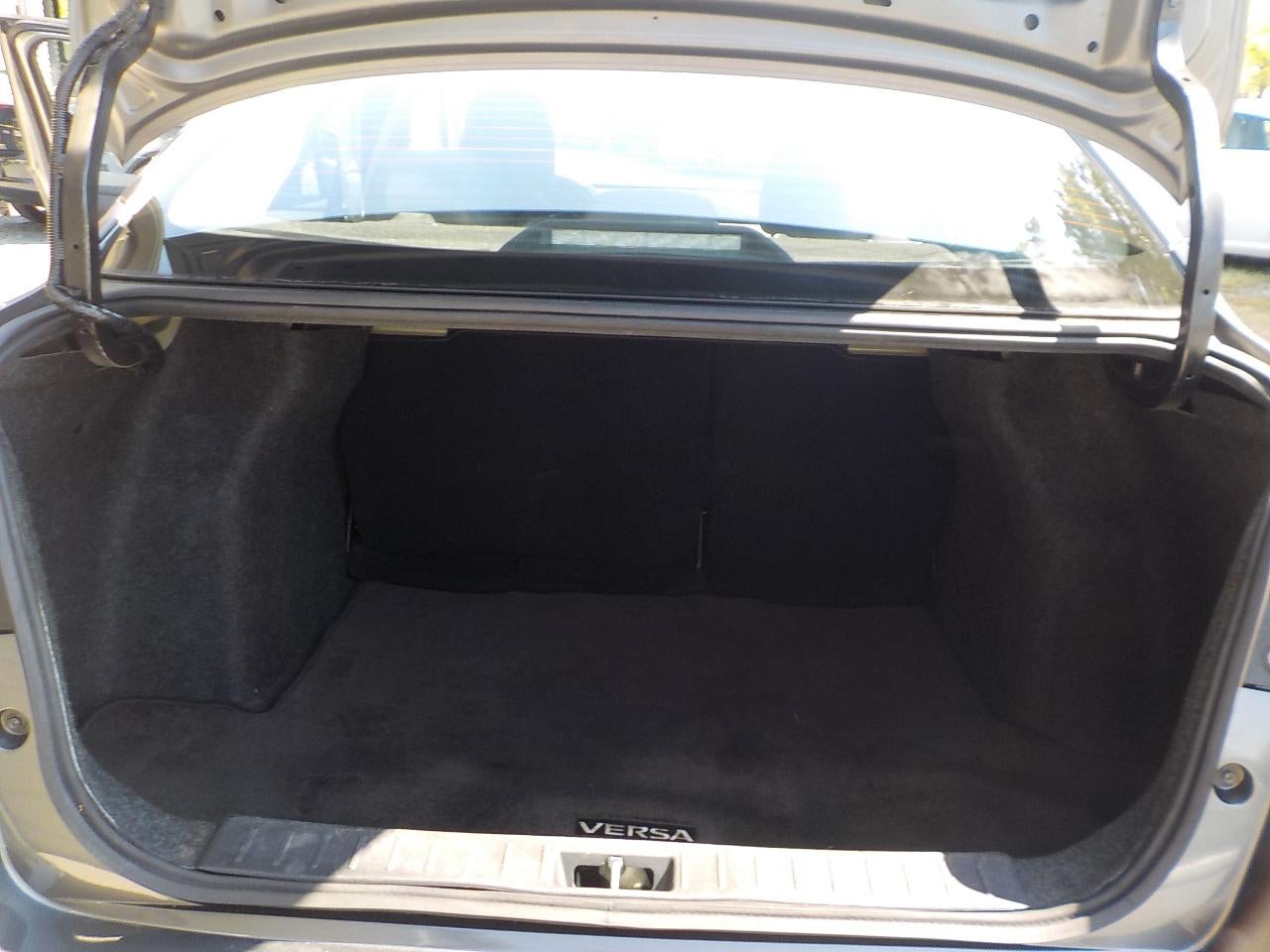 2021 Nissan Versa SV FWD