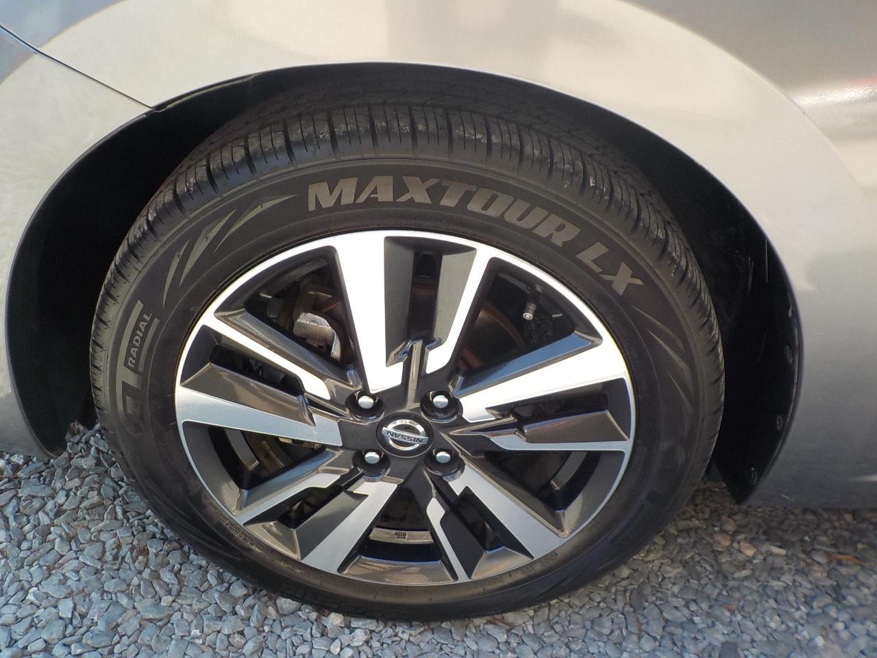 2021 Nissan Versa SV FWD