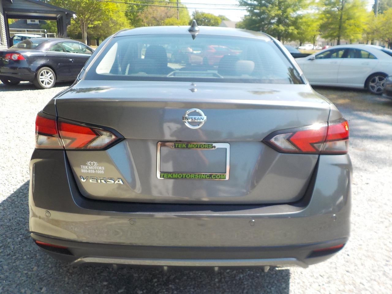 2021 Nissan Versa SV FWD