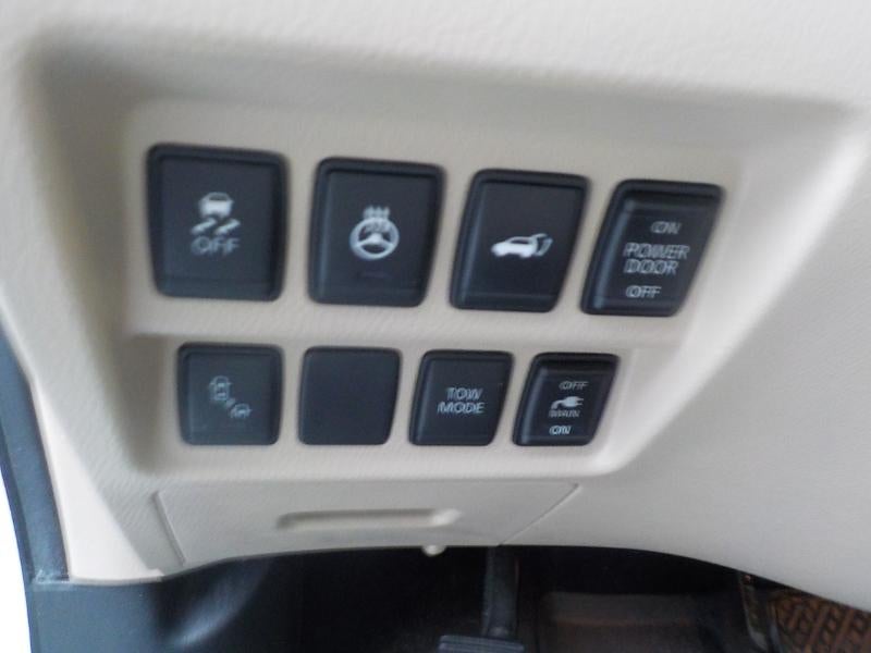 2016 Nissan Pathfinder Platinum 4D SUV 4X4