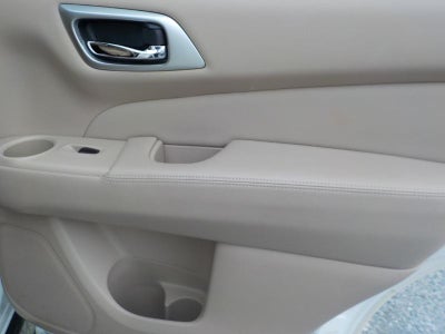 2016 Nissan Pathfinder Platinum 4D SUV 4X4