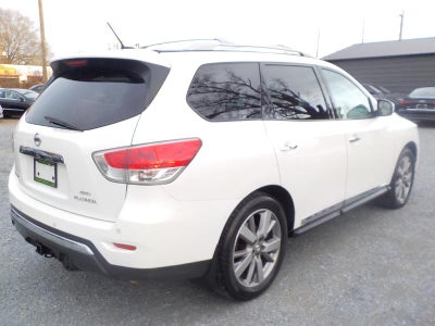 2016 Nissan Pathfinder Platinum 4D SUV 4X4