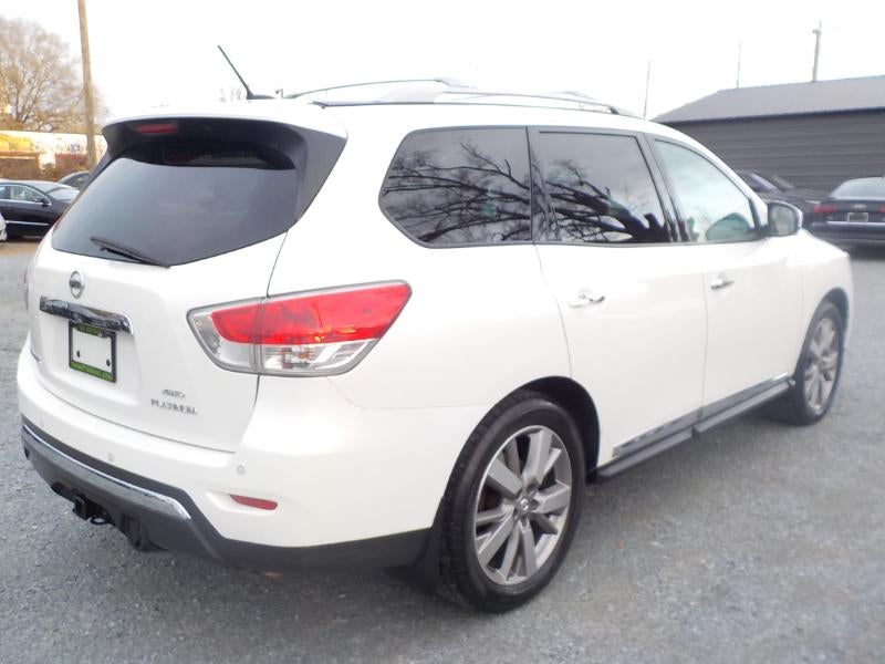 2016 Nissan Pathfinder Platinum 4D SUV 4X4
