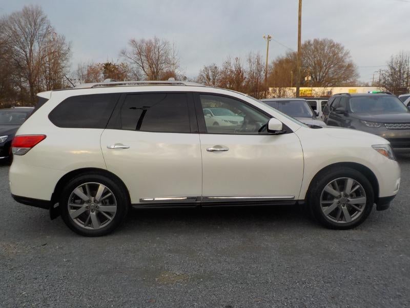 2016 Nissan Pathfinder Platinum 4D SUV 4X4
