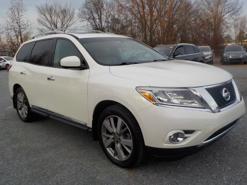 2016 Nissan Pathfinder Platinum 4D SUV 4X4