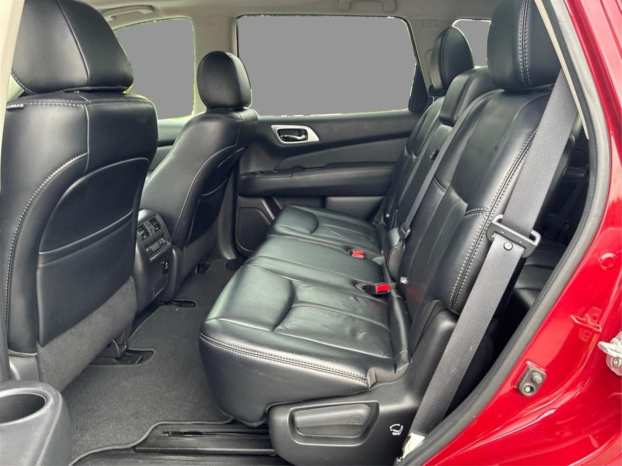2017 Nissan Pathfinder Platinum 2WD