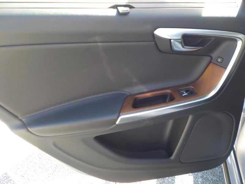 2016 Volvo S60 T5 Drive-E Inscription Platinum FWD