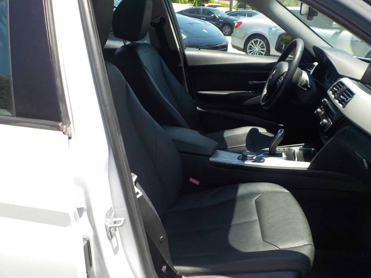 2018 BMW 3-Series 320xi 4D Sedan