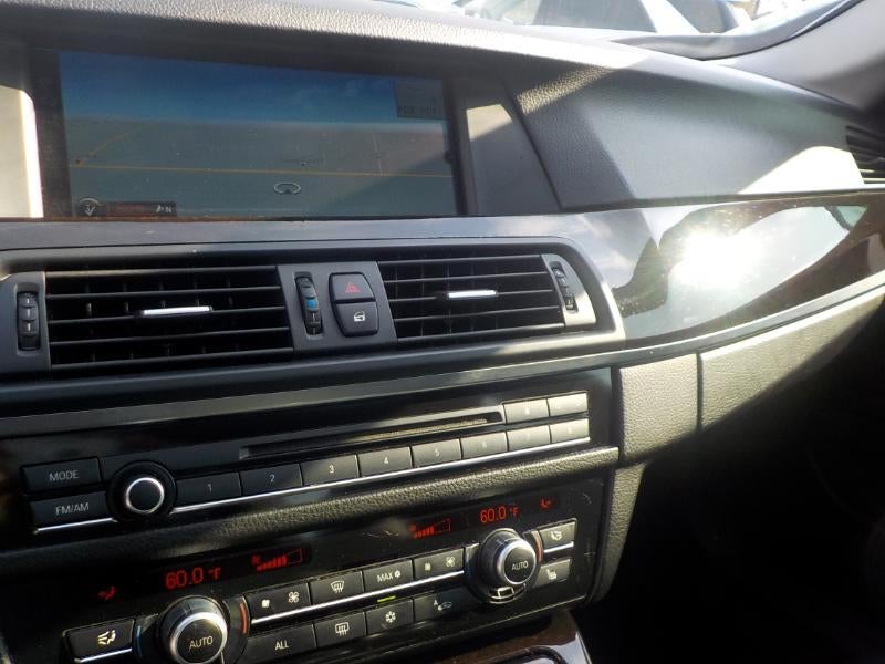 2011 BMW 5-Series 528iA V6