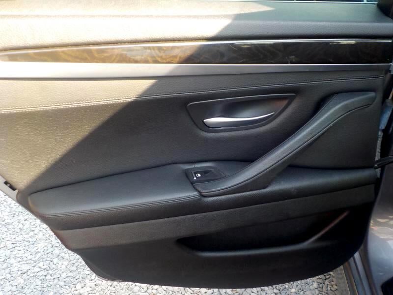 2011 BMW 5-Series 528iA V6