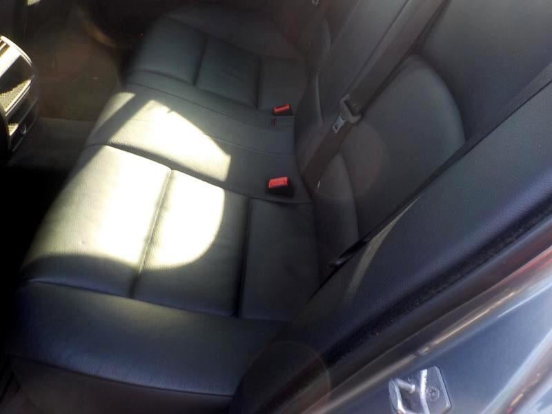 2011 BMW 5-Series 528iA V6