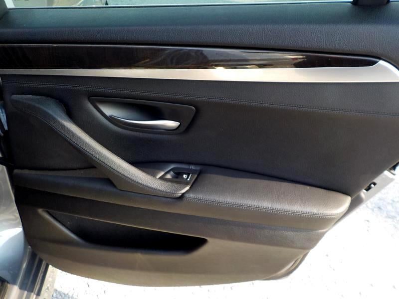 2011 BMW 5-Series 528iA V6