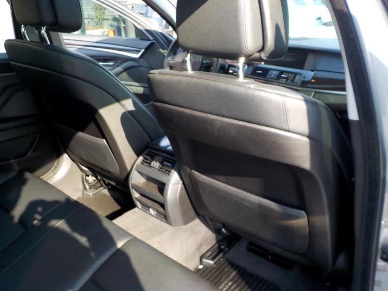 2011 BMW 5-Series 528iA V6