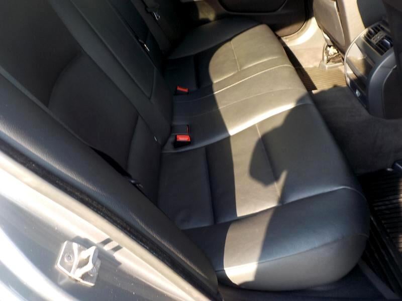 2011 BMW 5-Series 528iA V6