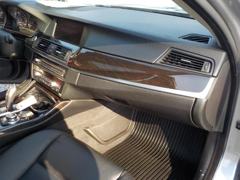 2011 BMW 5-Series 528iA V6