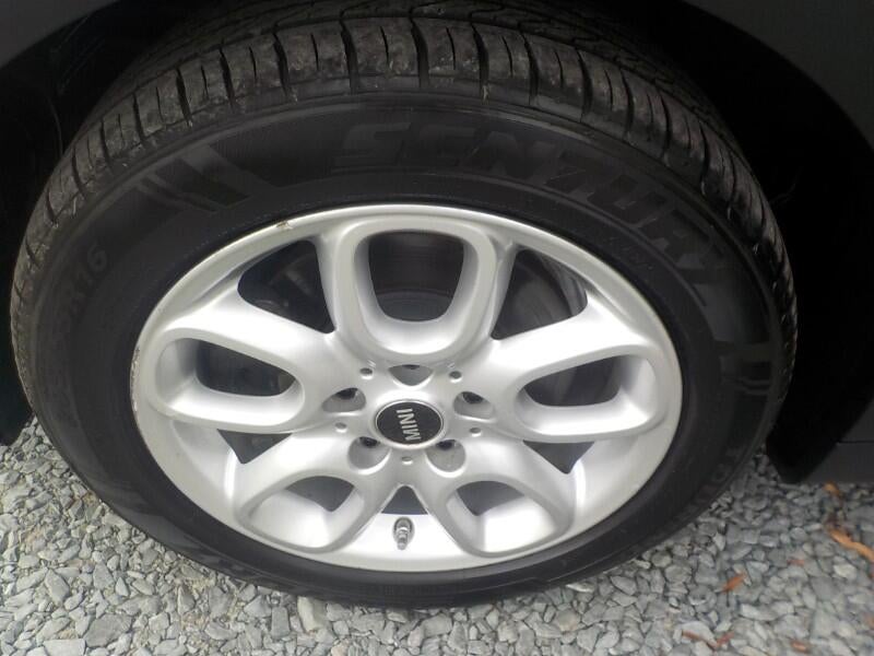 2017 MINI Clubman Base