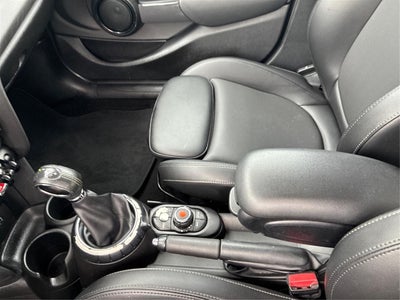 2017 MINI Cooper Base 4D Hatchback