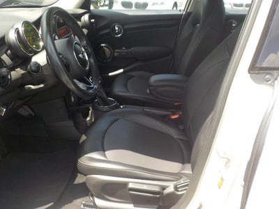 2016 MINI Cooper Base 4D Hatchback