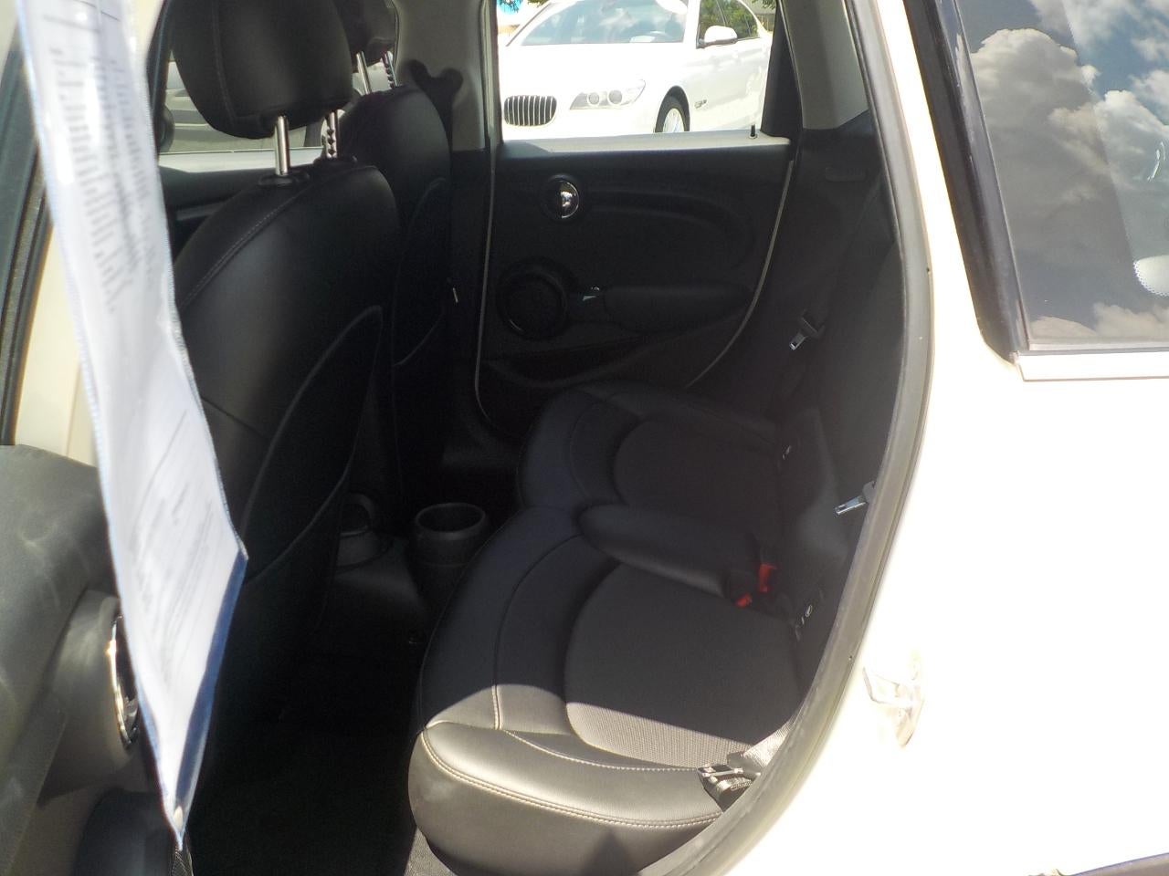 2016 MINI Cooper Base 4D Hatchback