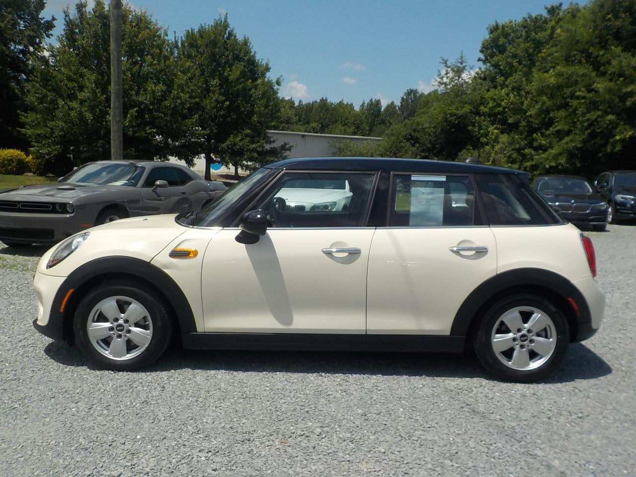 2016 MINI Cooper Base 4D Hatchback