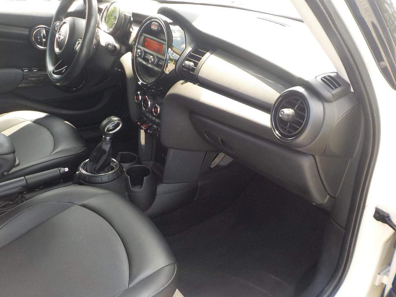 2016 MINI Cooper Base 4D Hatchback