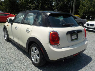 2016 MINI Cooper Base 4D Hatchback
