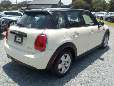 2016 MINI Cooper Base 4D Hatchback