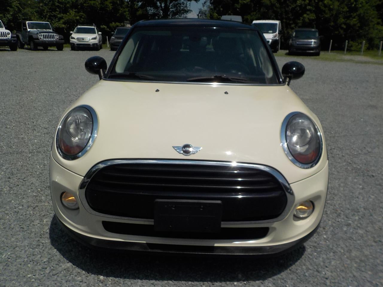 2016 MINI Cooper Base 4D Hatchback